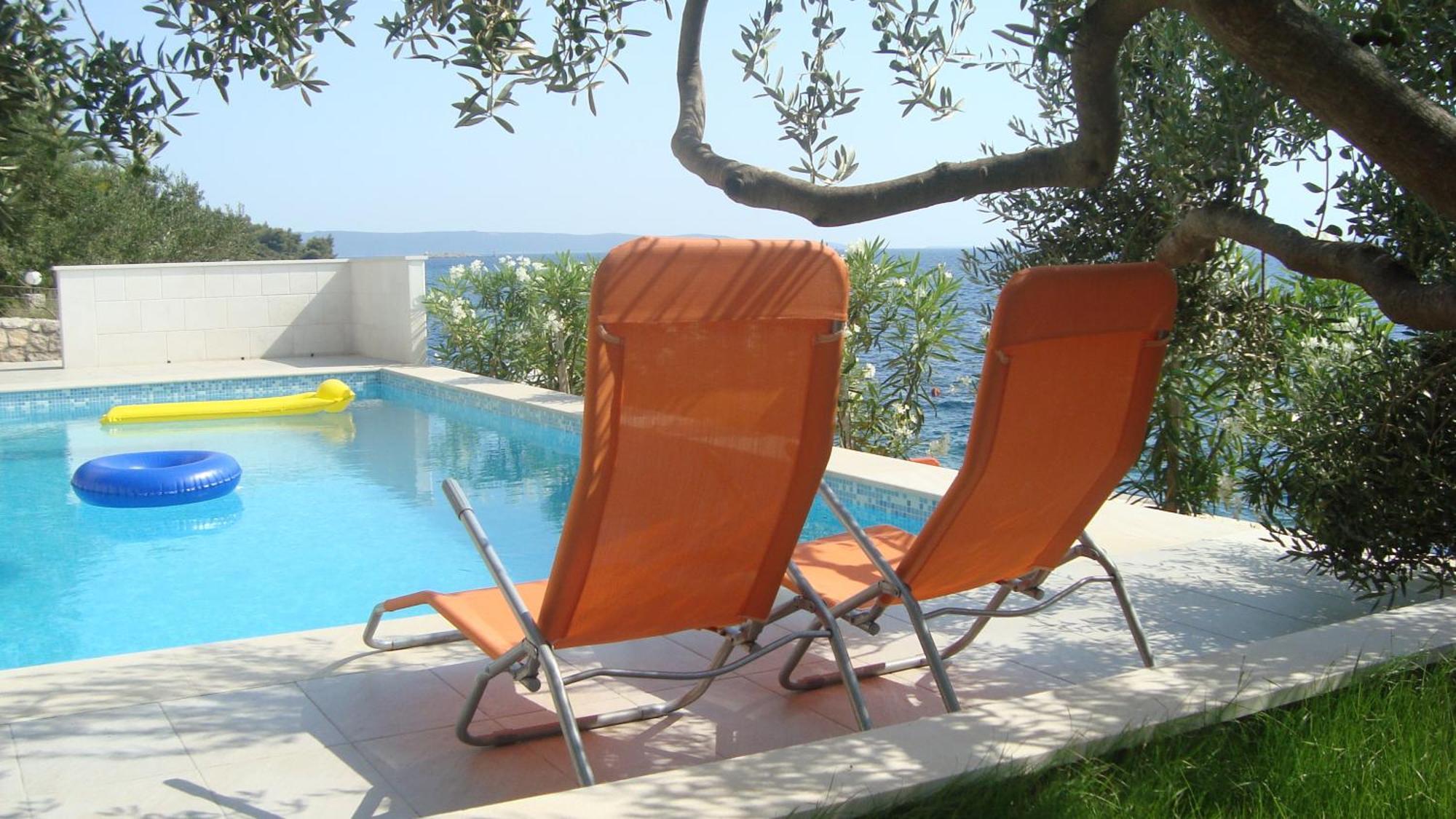 Apartments Niana With Heated Seawater Swimingpool Donji Okrug (Ciovo) Exterior foto