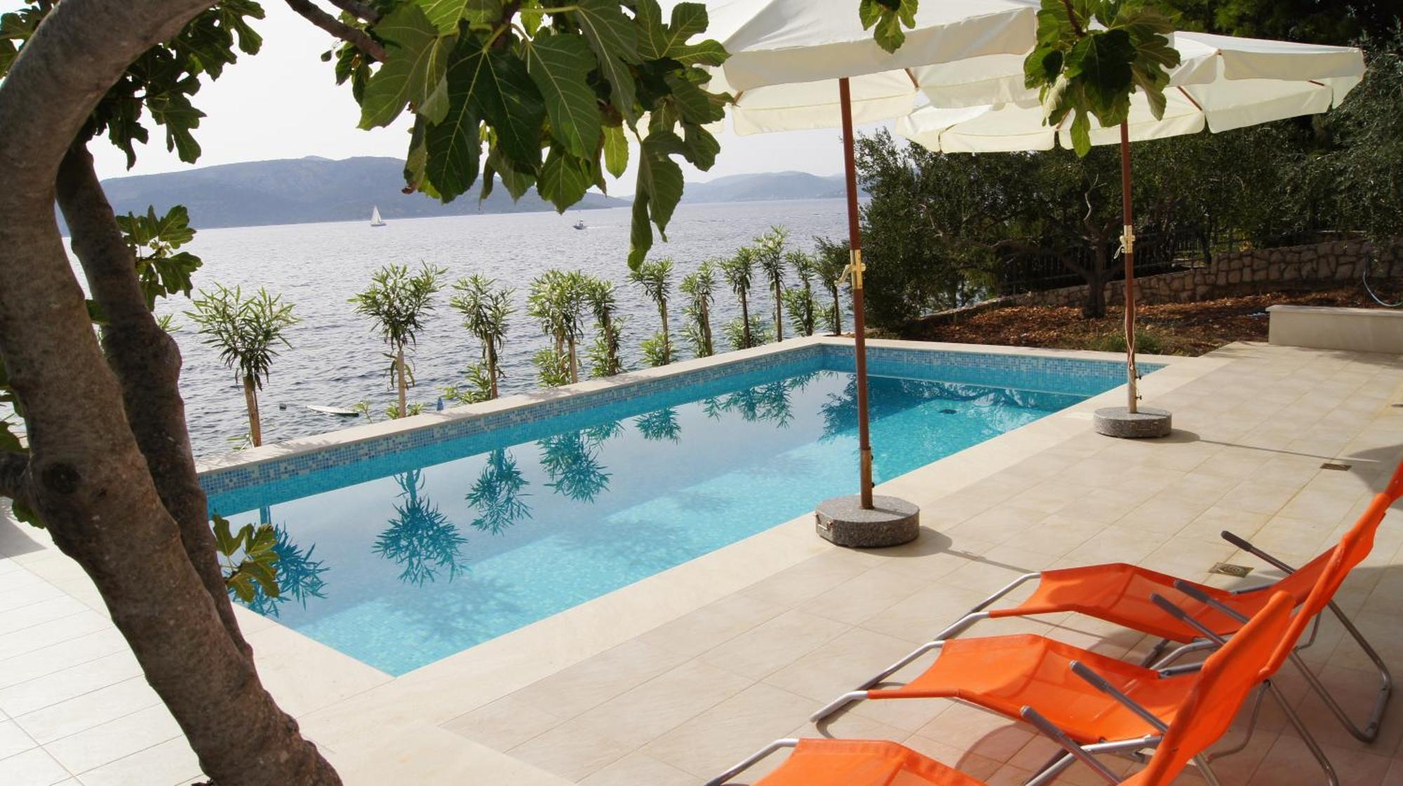Apartments Niana With Heated Seawater Swimingpool Donji Okrug (Ciovo) Exterior foto