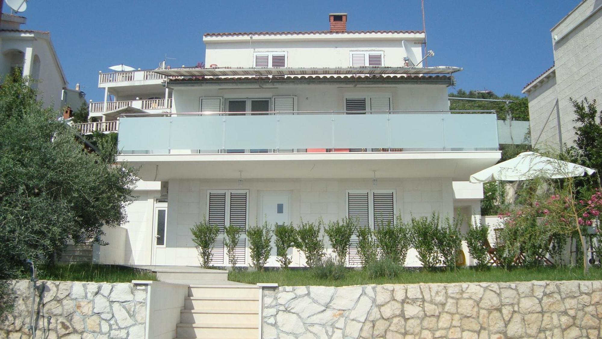 Apartments Niana With Heated Seawater Swimingpool Donji Okrug (Ciovo) Exterior foto