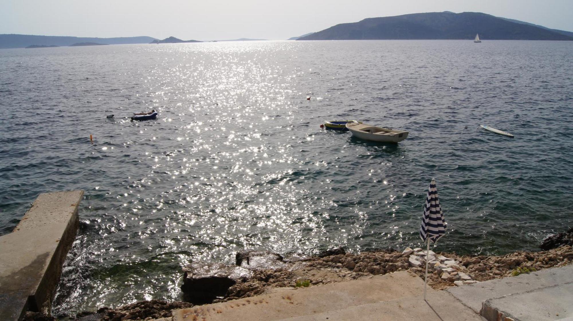 Apartments Niana With Heated Seawater Swimingpool Donji Okrug (Ciovo) Exterior foto