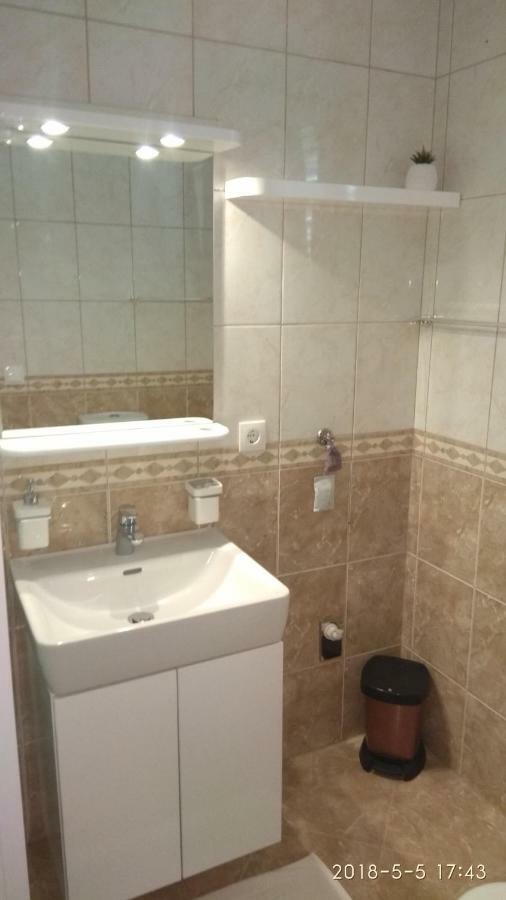 Apartments Niana With Heated Seawater Swimingpool Donji Okrug (Ciovo) Exterior foto