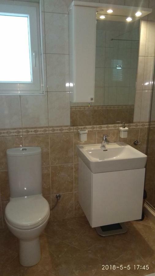 Apartments Niana With Heated Seawater Swimingpool Donji Okrug (Ciovo) Exterior foto